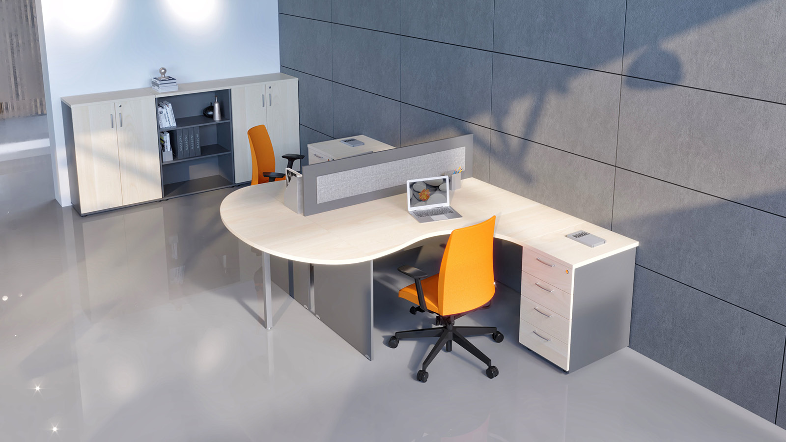 Biuro wyposażone w narożne biurka (kolor: klon/popiel) z przystawką i kontenerkami. Całość uzupełniona o szafy i krzesła.
